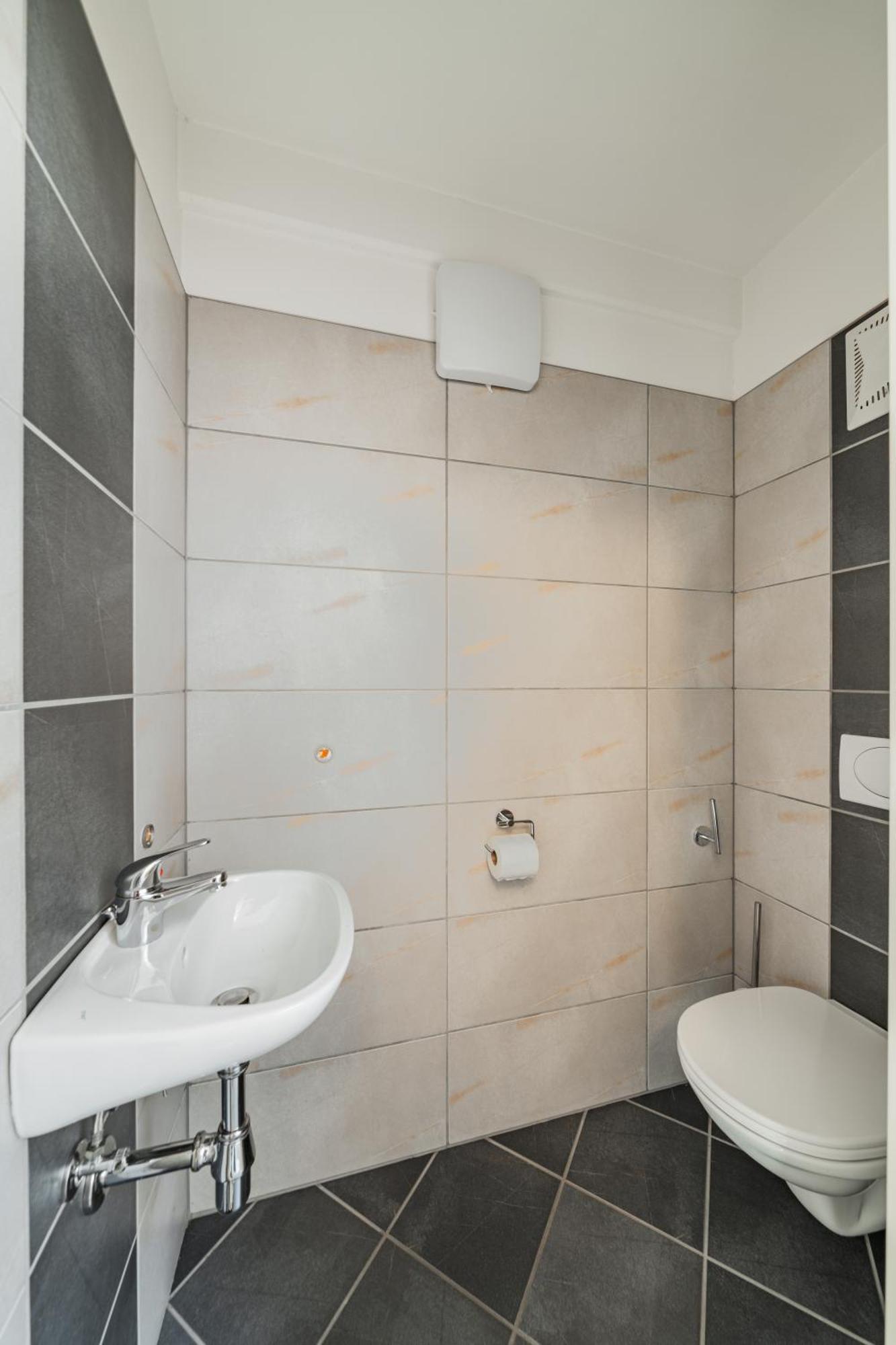 Next To Schoenbrunn - Free Parking !!! Apartment Wien